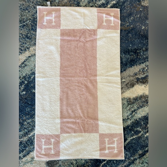 NWOT $220 Hermes Rose Lilas Pink White Towel jacquard terry 100% cotton dust bag - Picture 10 of 16